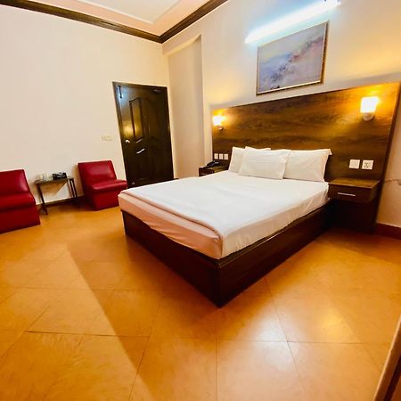 Fiesta Inn Hotel & Resorts Multan Zewnętrze zdjęcie