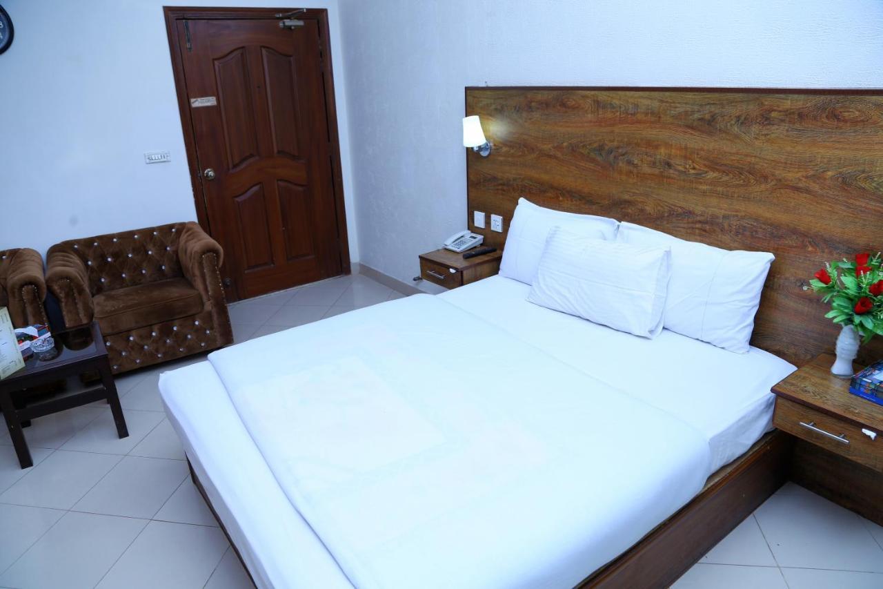 Fiesta Inn Hotel & Resorts Multan Zewnętrze zdjęcie