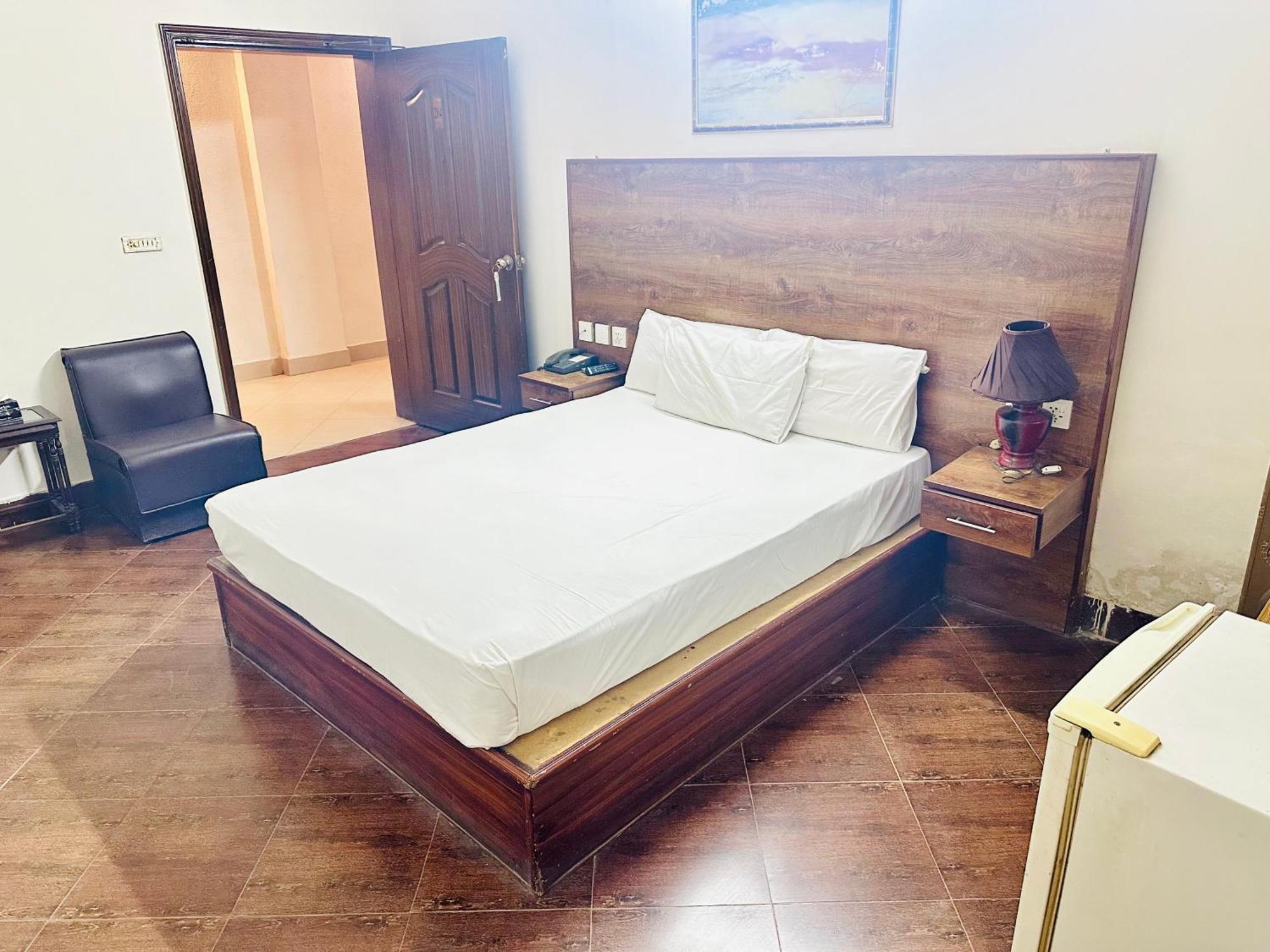Fiesta Inn Hotel & Resorts Multan Zewnętrze zdjęcie
