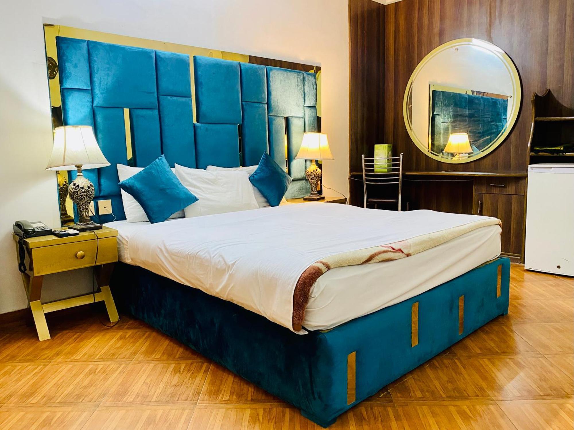 Fiesta Inn Hotel & Resorts Multan Zewnętrze zdjęcie