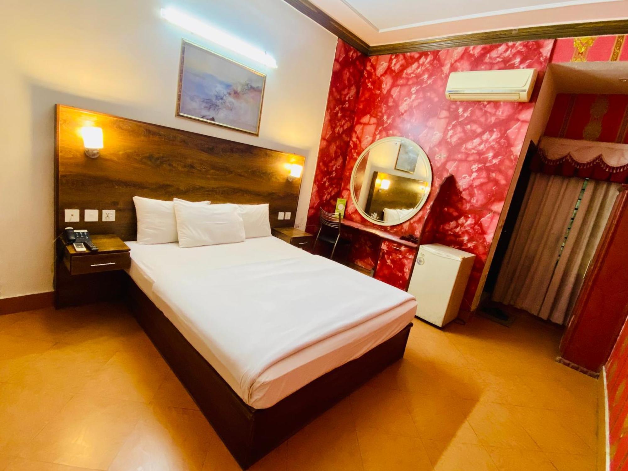 Fiesta Inn Hotel & Resorts Multan Zewnętrze zdjęcie