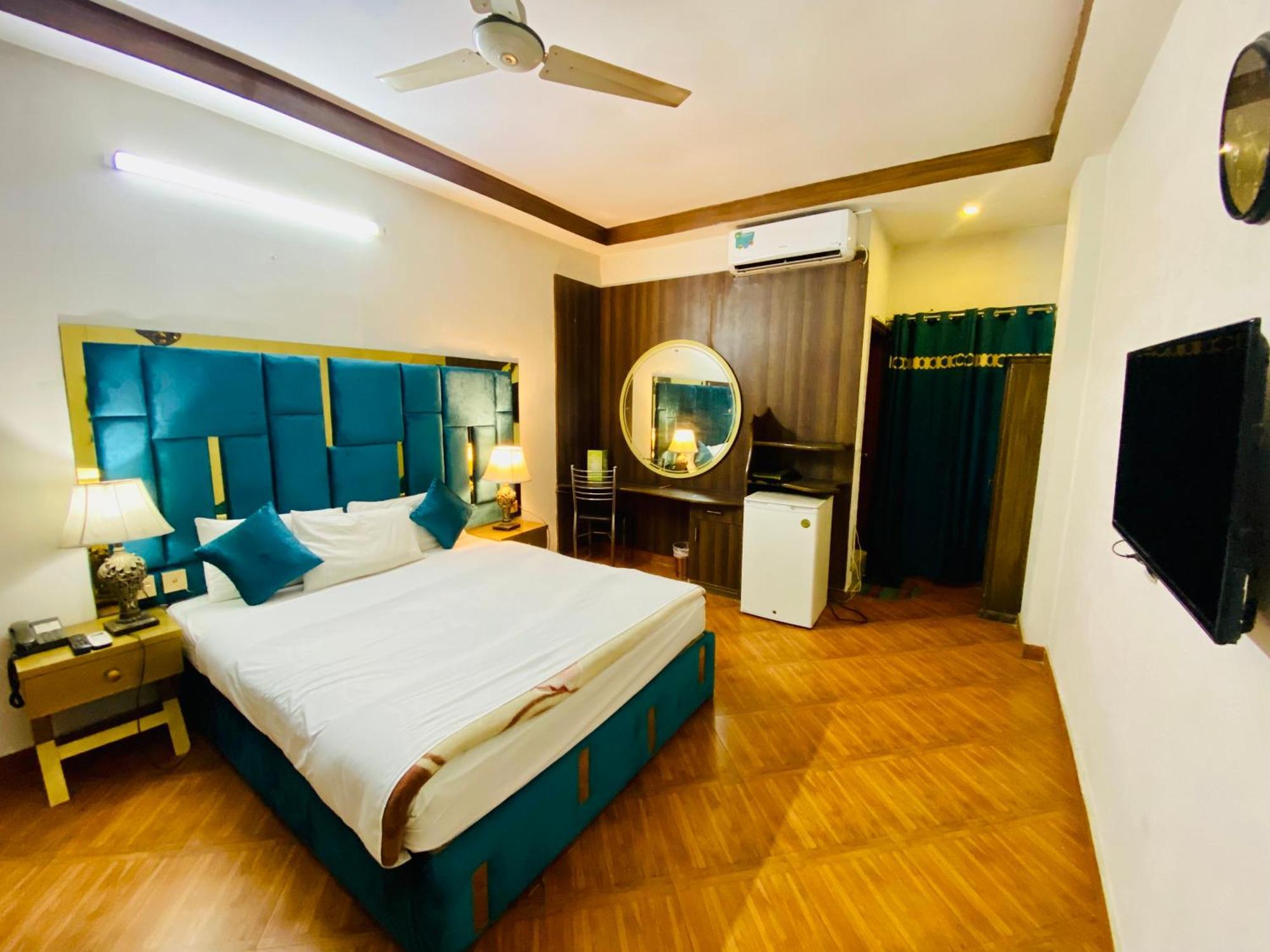 Fiesta Inn Hotel & Resorts Multan Zewnętrze zdjęcie