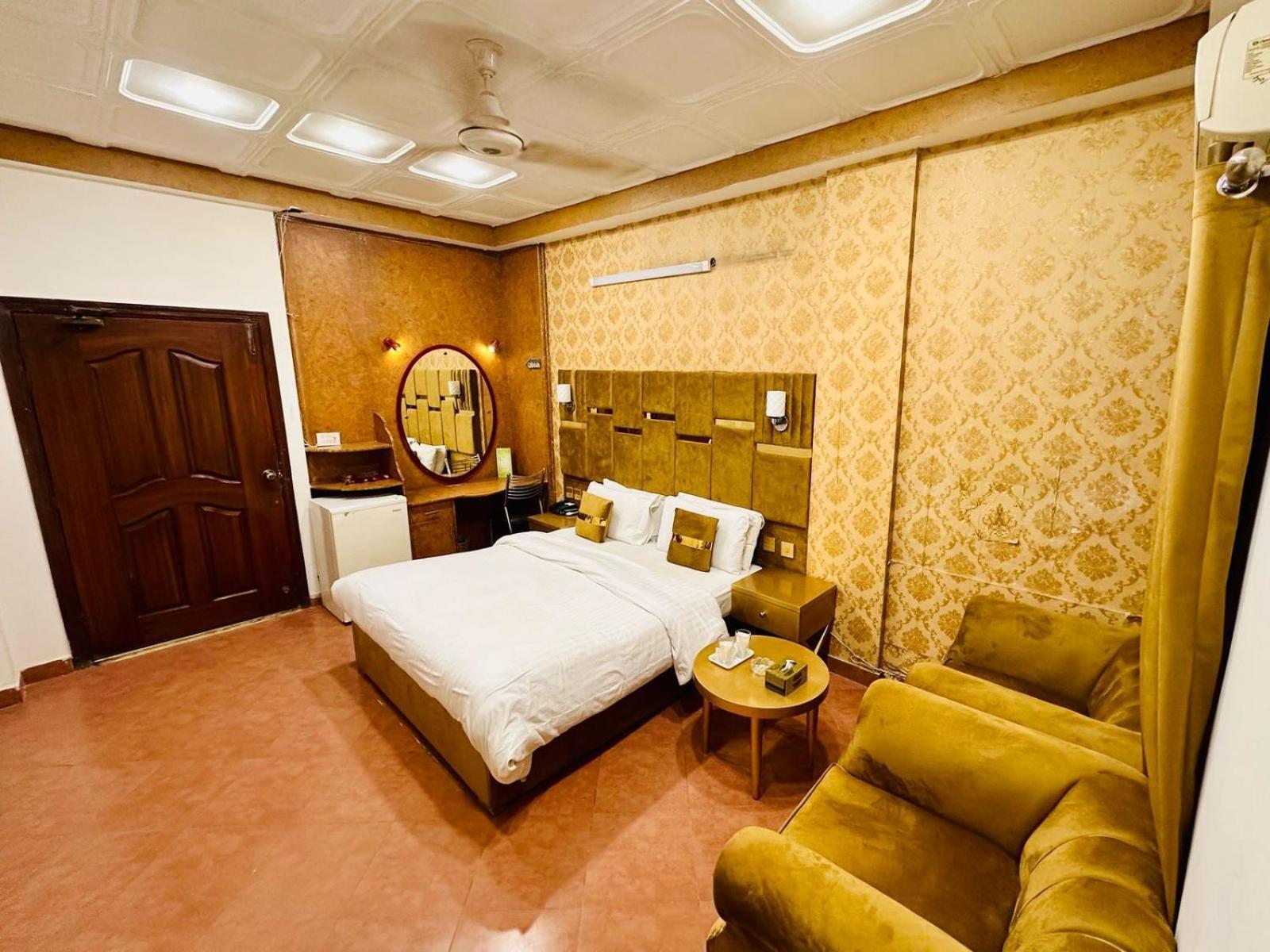 Fiesta Inn Hotel & Resorts Multan Zewnętrze zdjęcie