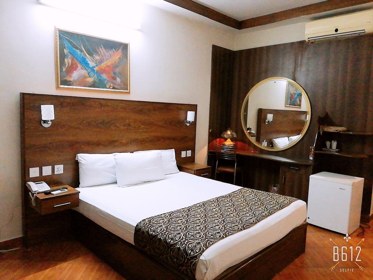 Fiesta Inn Hotel & Resorts Multan Zewnętrze zdjęcie