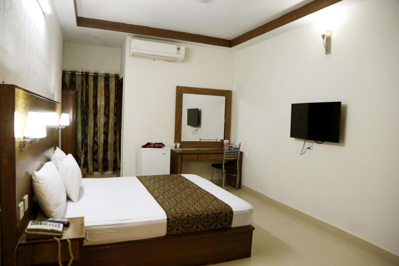 Fiesta Inn Hotel & Resorts Multan Zewnętrze zdjęcie